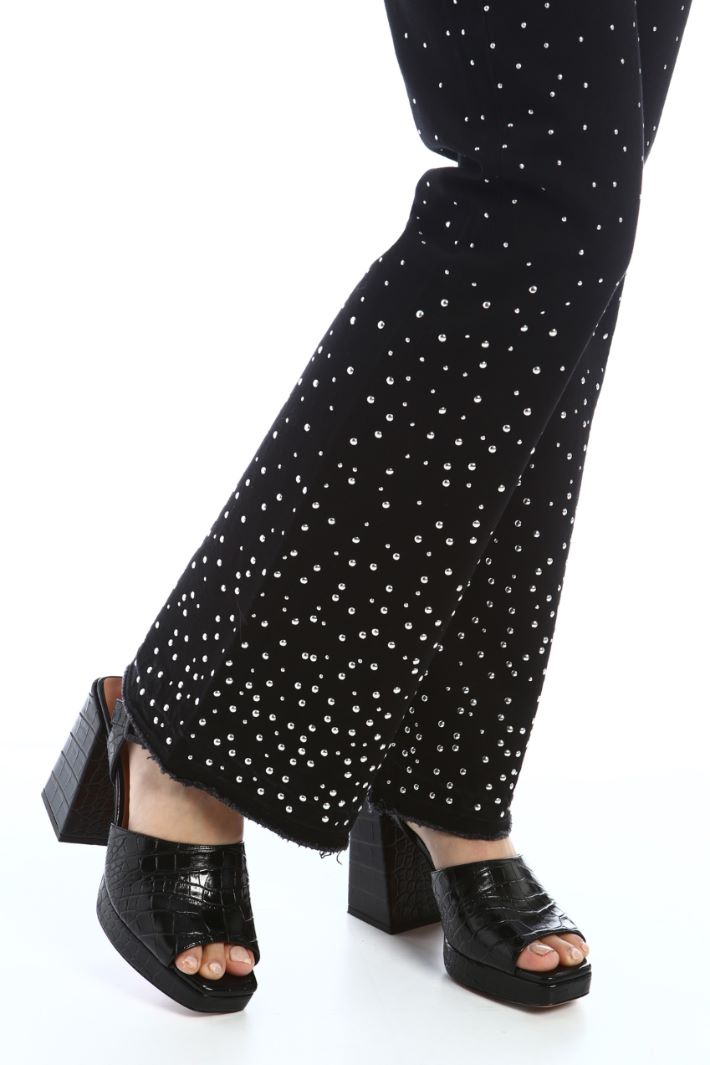 Jeans flare con borchie Fashion Market Jeans flare con borchie Fashion Market