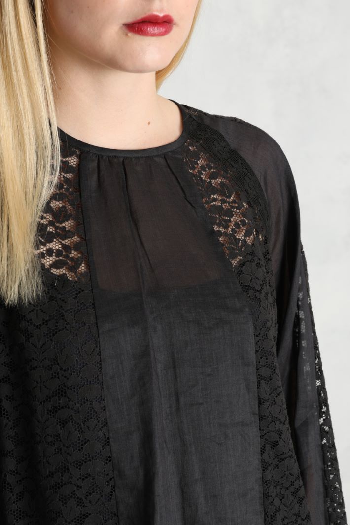 Blusa in tela e pizzo Fashion Market