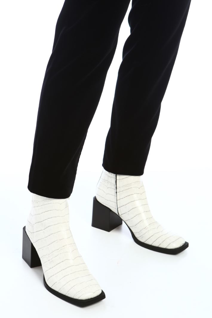 Pantaloni slim in velluto Fashion Market Pantaloni slim in velluto Fashion Market