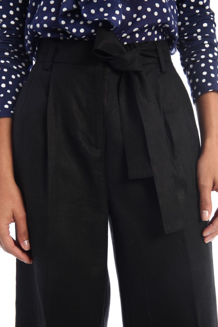 Pantaloni cropped in lino Fashion Market