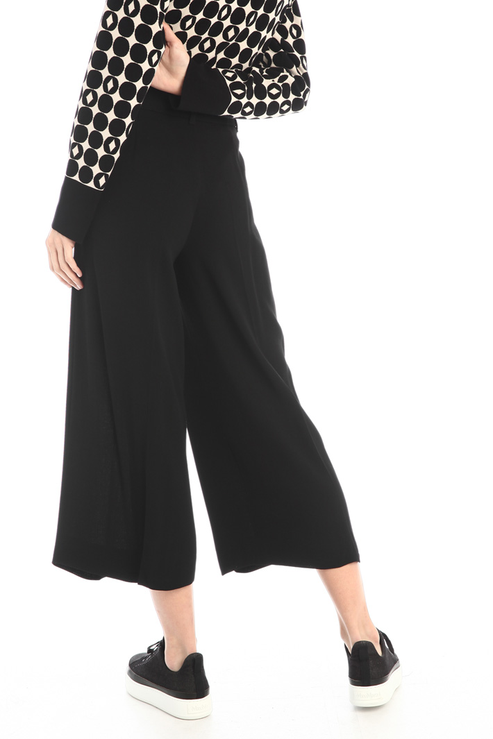 Pantaloni cropped in crêpe Fashion Market