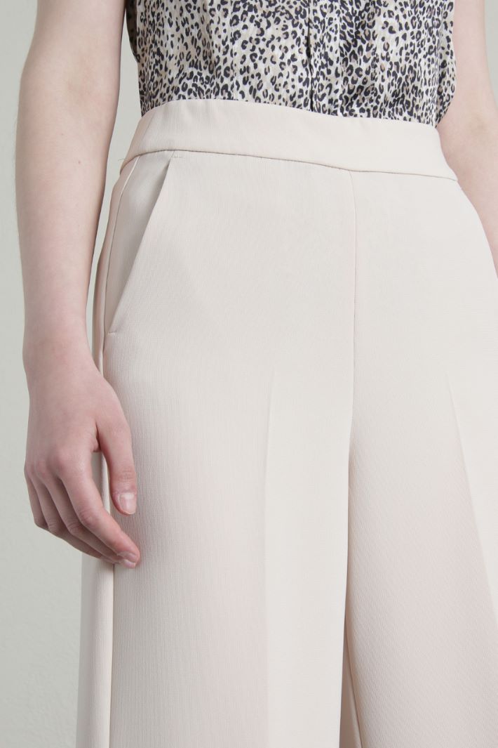 Pantaloni cropped in cady Fashion Market