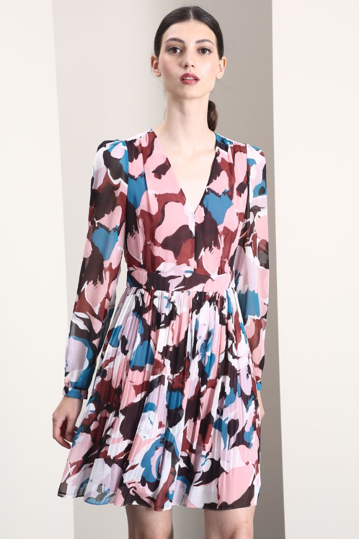 Abito in georgette plissè Fashion Market Abito in georgette plissè Fashion Market