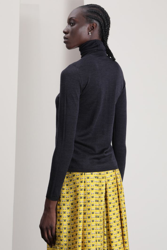 Dolcevita in filato di lana Fashion Market Dolcevita in filato di lana Fashion Market