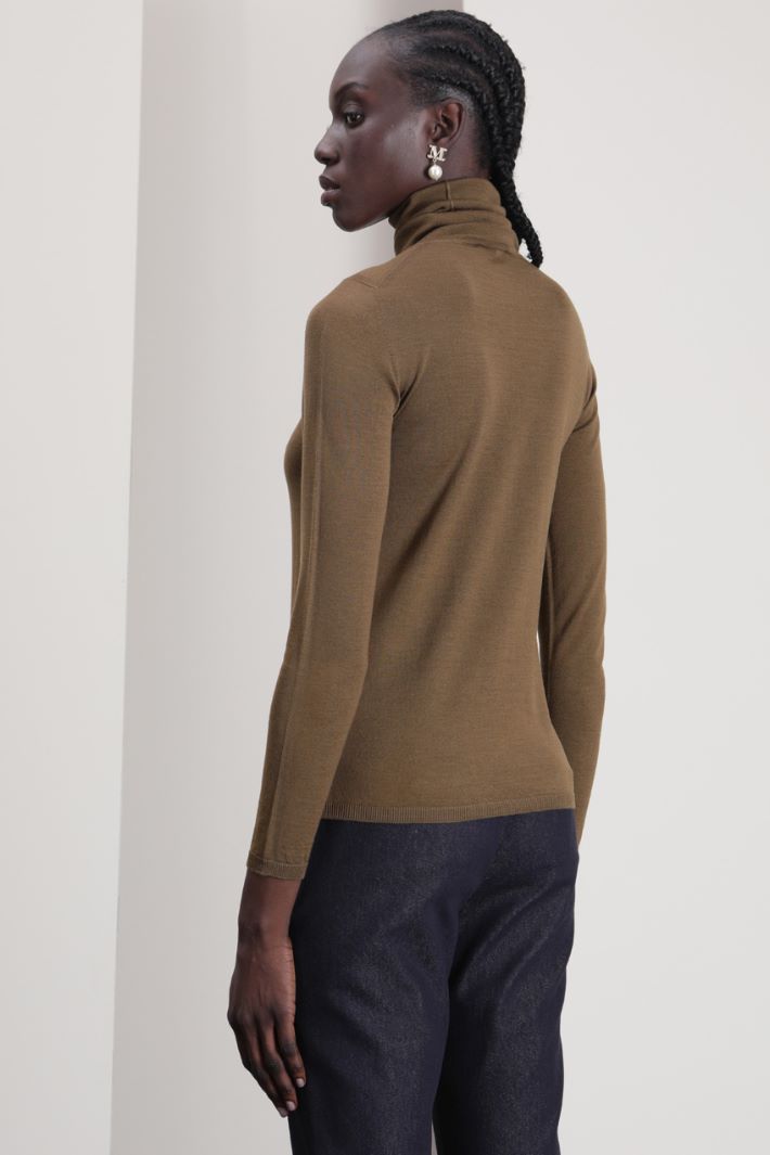 Dolcevita in filato di lana Fashion Market Dolcevita in filato di lana Fashion Market