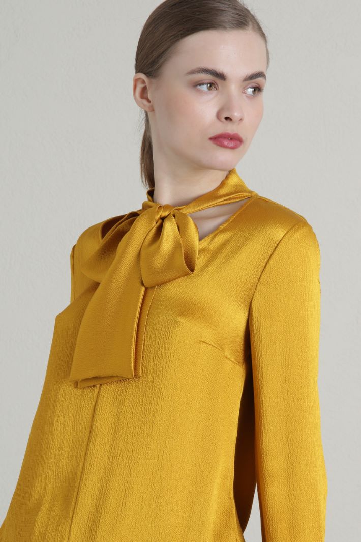 Blusa in raso martellato Fashion Market Blusa in raso martellato Fashion Market