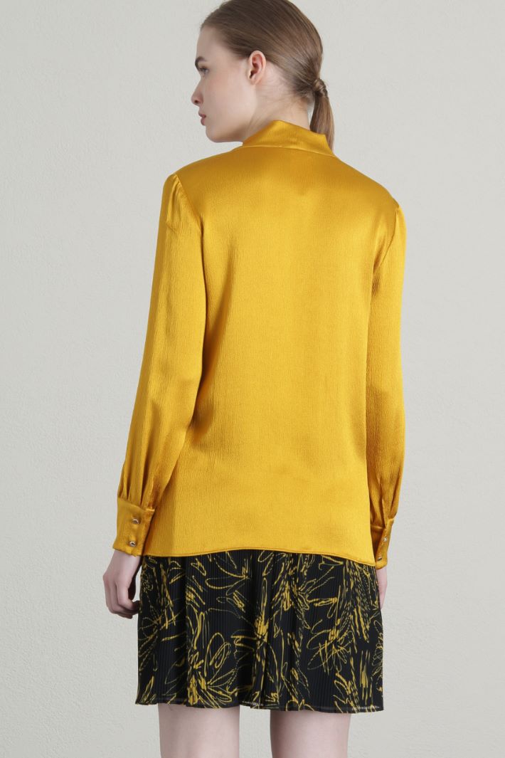 Blusa in raso martellato Fashion Market Blusa in raso martellato Fashion Market