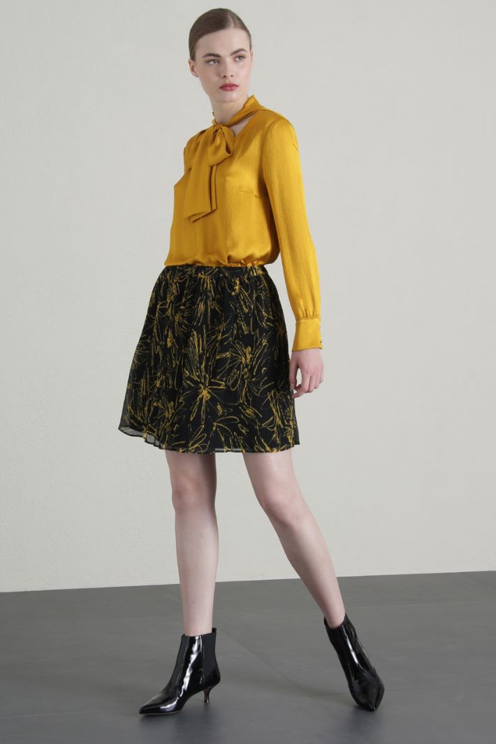 Blusa in raso martellato Fashion Market Blusa in raso martellato Fashion Market