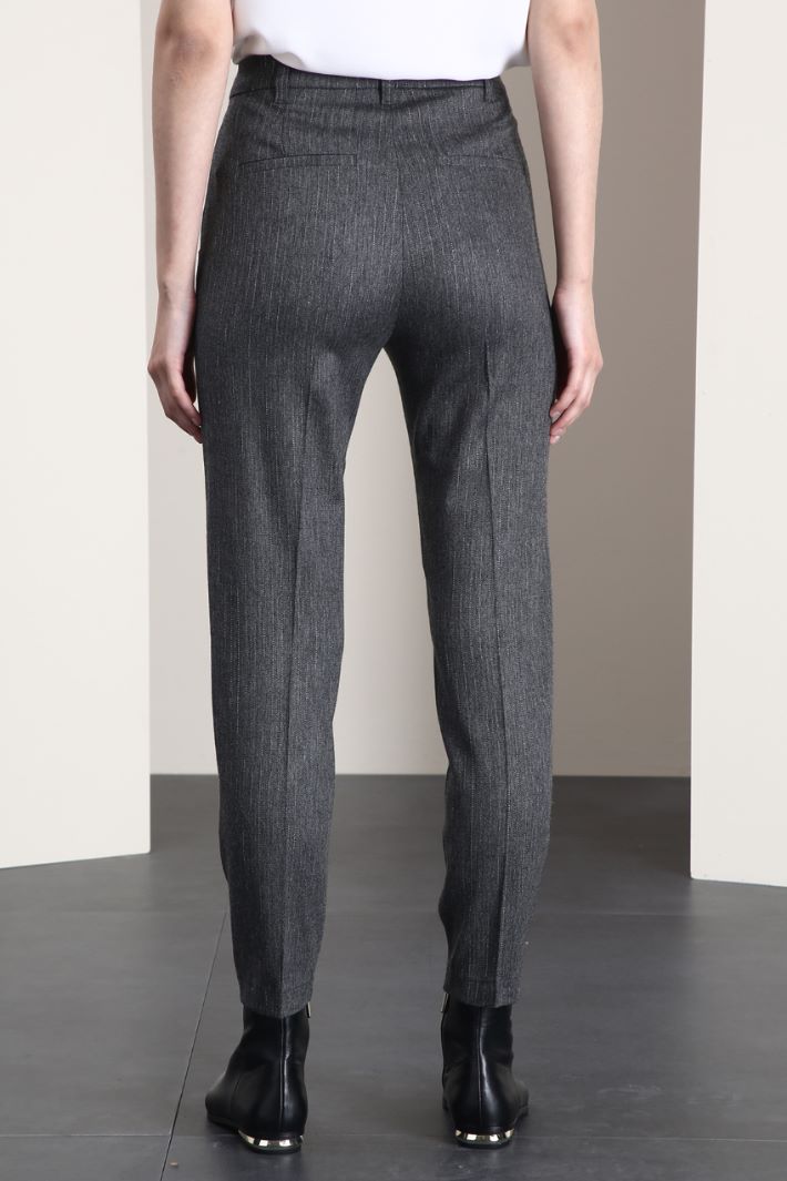 Pantaloni in viscosa e lana Pantaloni in viscosa e lana