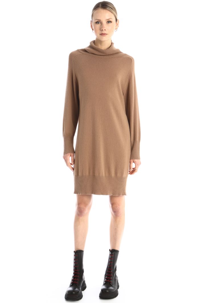 Abito con collo a cratere Fashion Market Abito con collo a cratere Fashion Market