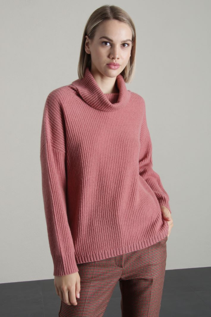 Maglia in puro cashmere Fashion Market Maglia in puro cashmere Fashion Market