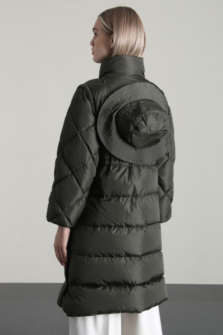 Piumino lungo con cappello Fashion Market