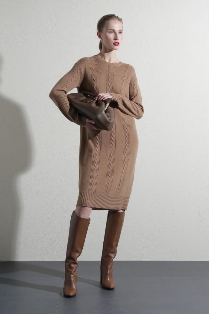 Abito in maglia a trecce Fashion Market Abito in maglia a trecce Fashion Market