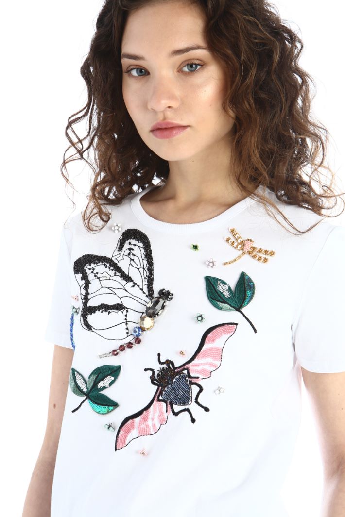 T-shirt con motivo di strass Fashion Market T-shirt con motivo di strass Fashion Market