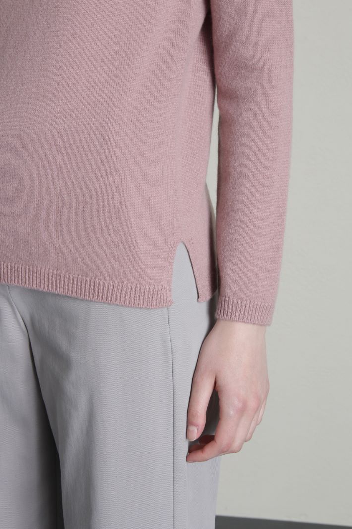 Maglia in puro cashmere Fashion Market Maglia in puro cashmere Fashion Market