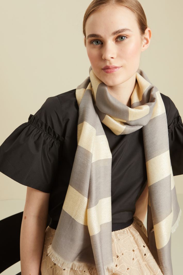 Sciarpa in tela lamè Fashion Market Sciarpa in tela lamè Fashion Market