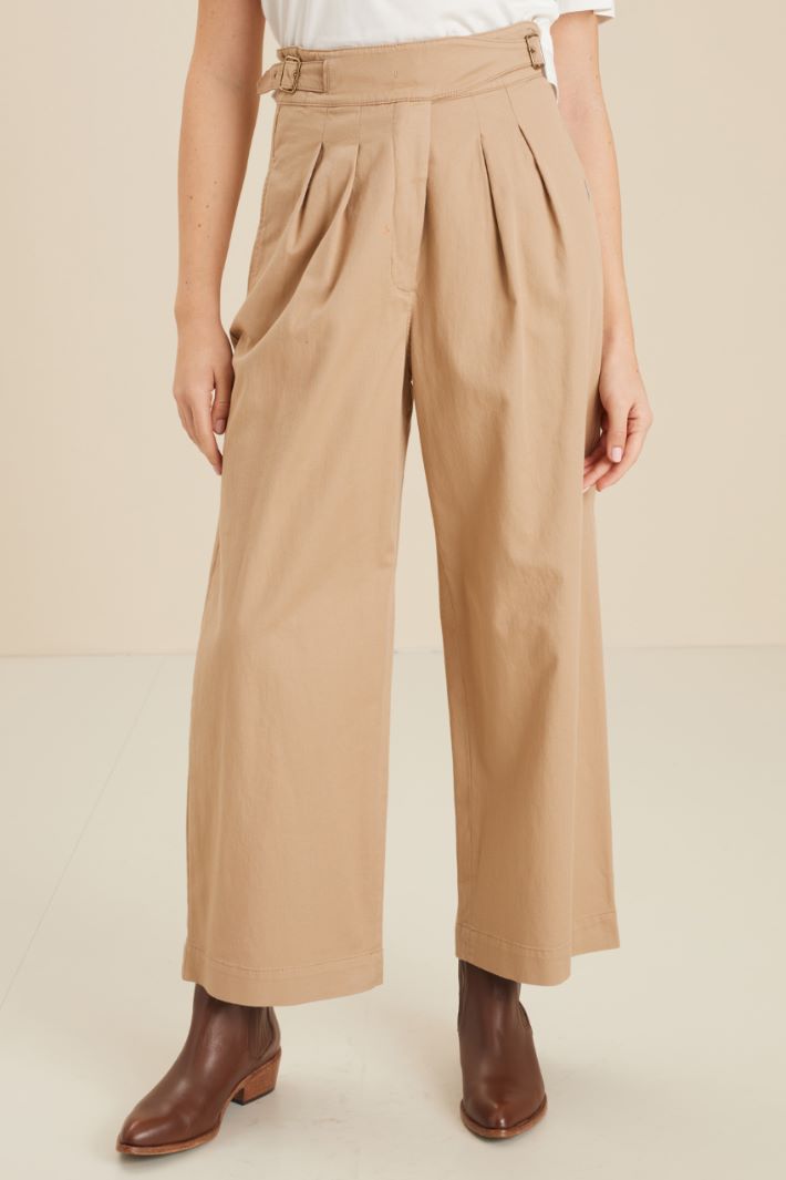 Pantaloni ampi in gabardina Fashion Market