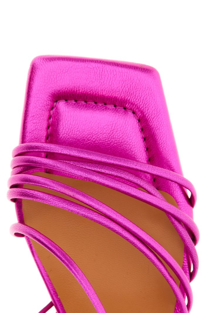 Sandali con listini sottili Fashion Market