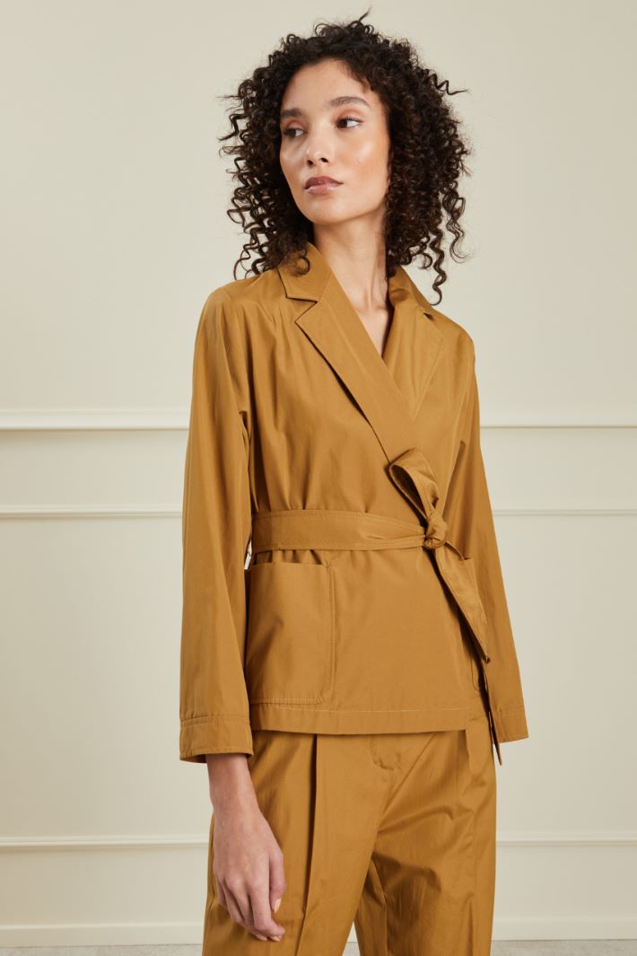 Giacca corta con cintura Fashion Market