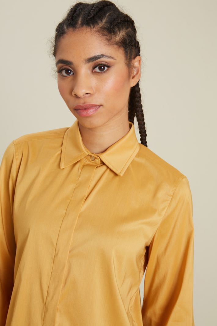 Camicia con maniche a sbuffo Fashion Market