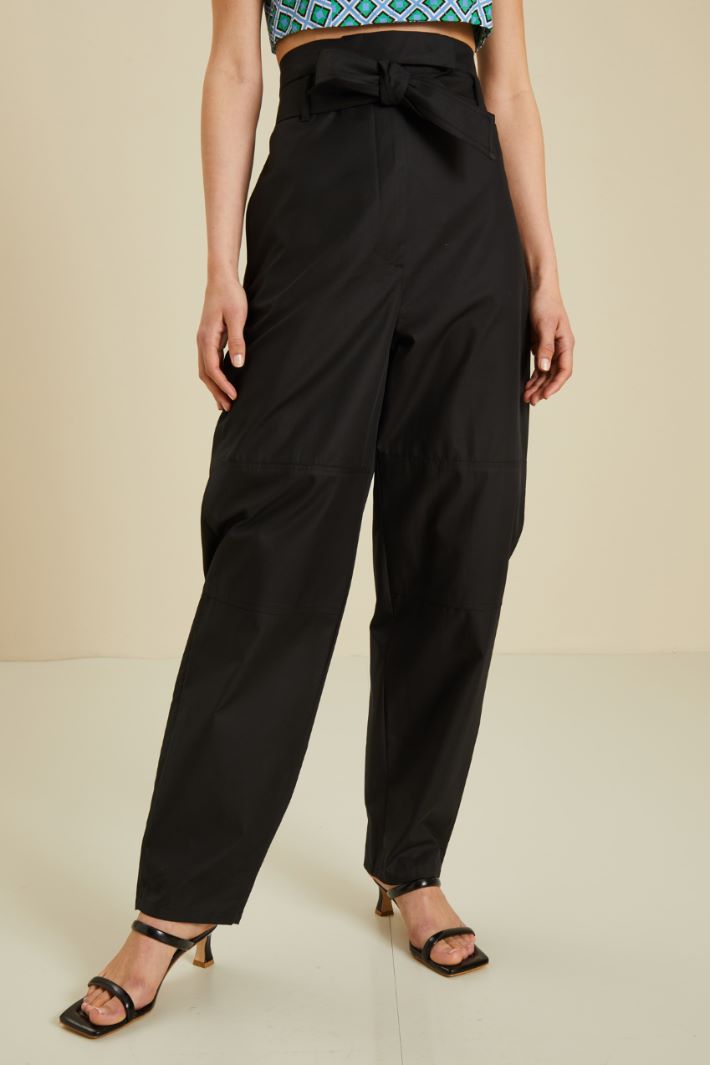 Pantaloni in gabardina Fashion Market