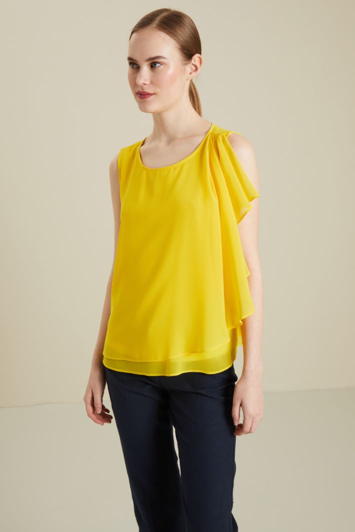 Top in crepe con volant Fashion Market