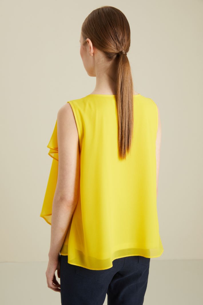 Top in crepe con volant Fashion Market