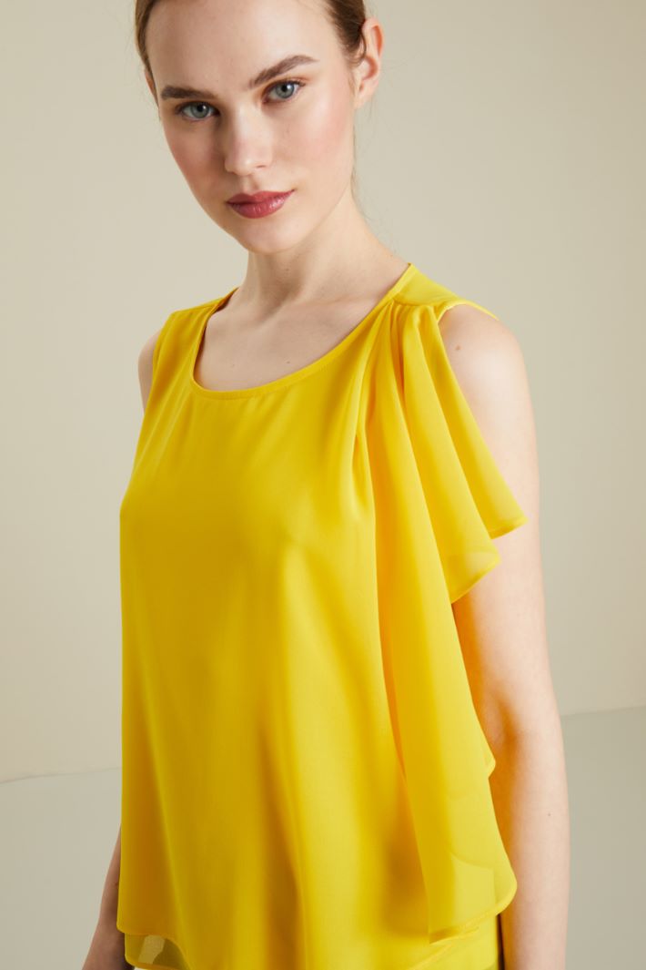 Top in crepe con volant Fashion Market