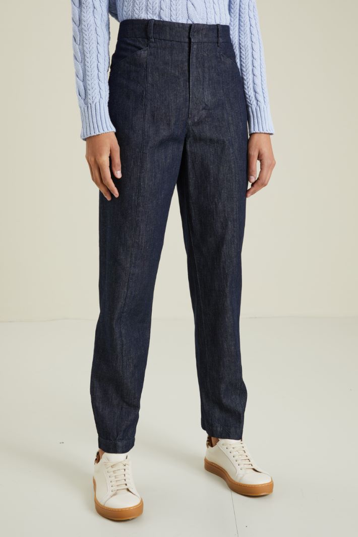 Pantaloni carrot in denim Fashion Market