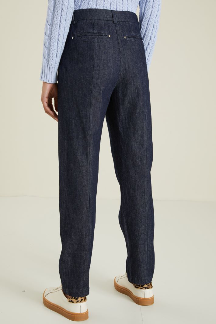 Pantaloni carrot in denim Fashion Market