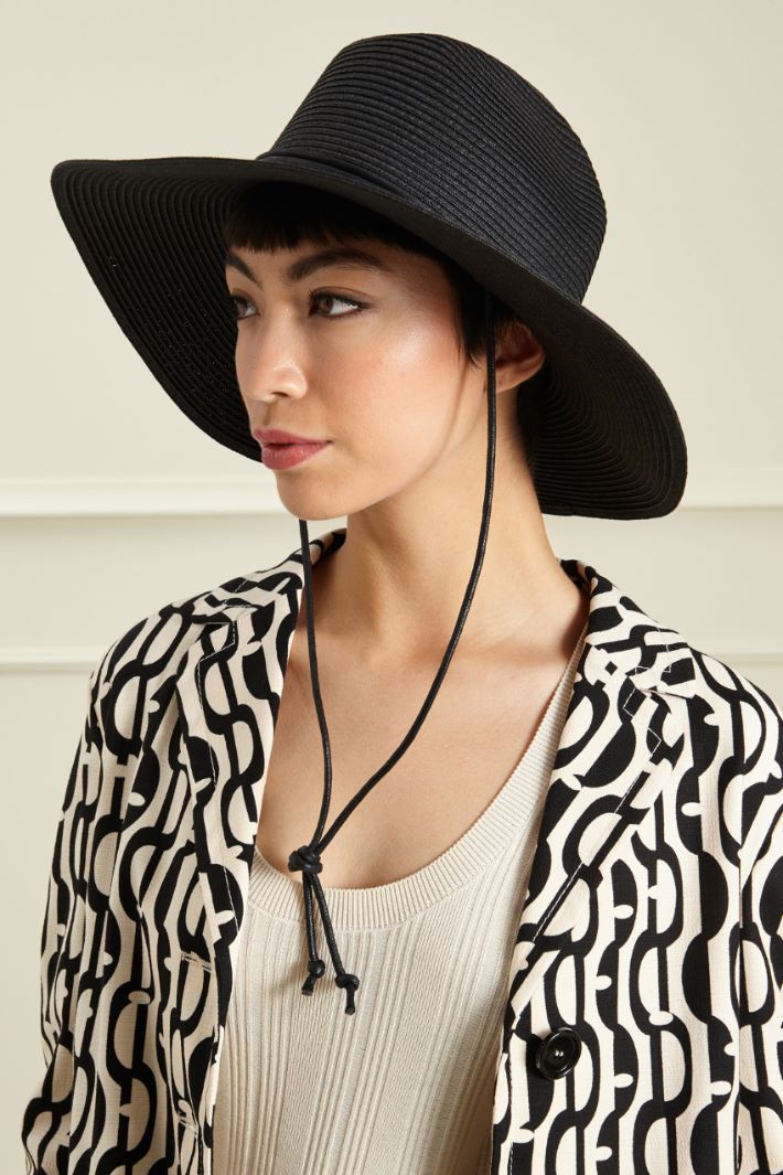 Cappello con cordino Fashion Market Cappello con cordino Fashion Market