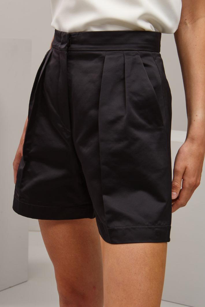 Shorts in duchesse Fashion Market