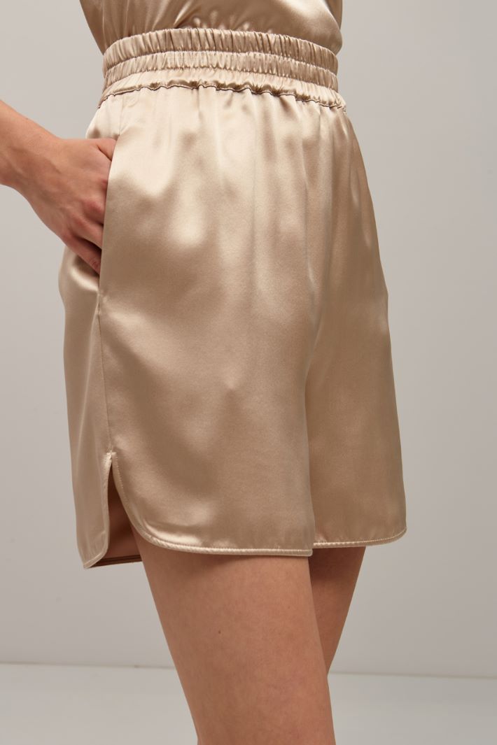 Shorts in raso di seta Fashion Market