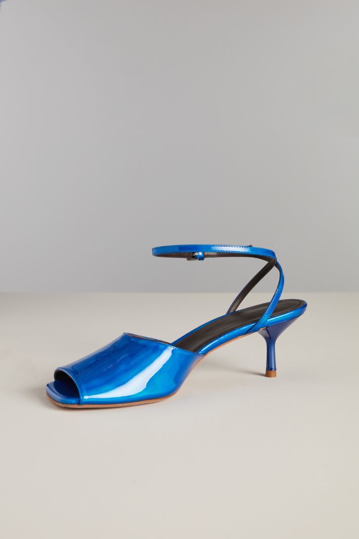 Sandali in pelle verniciata Fashion Market