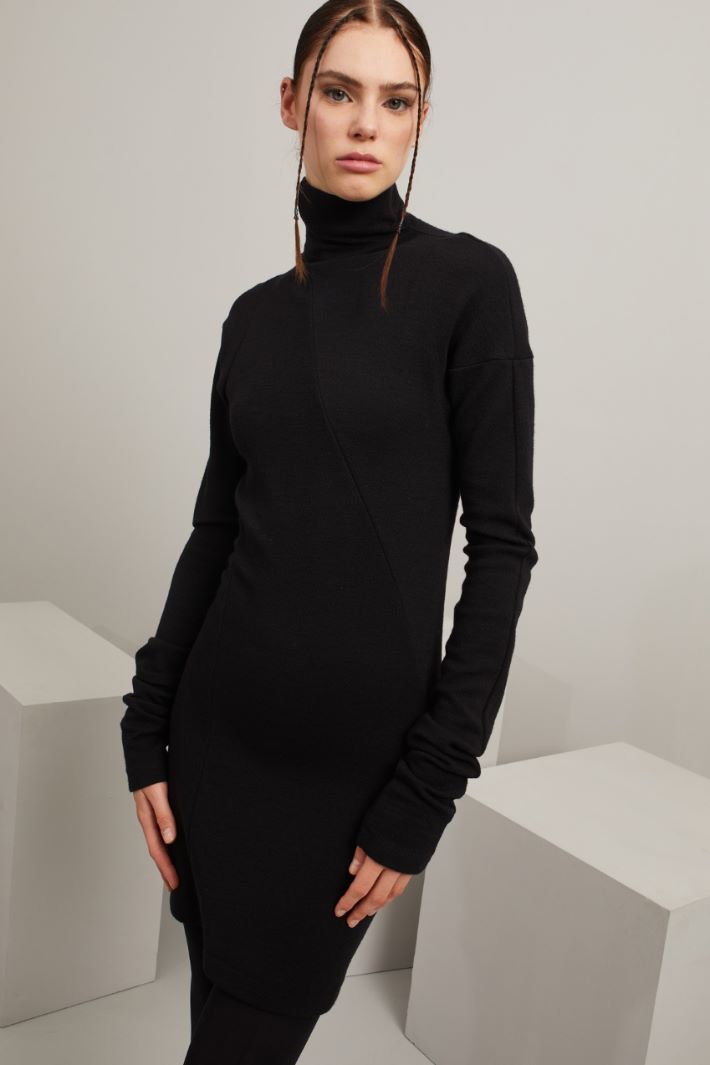 Tubino aderente in lana Fashion Market Tubino aderente in lana Fashion Market