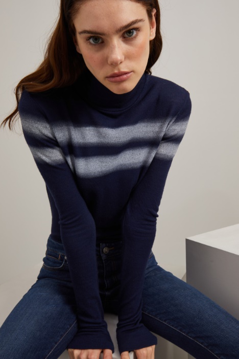 Dolcevita in lana crépe Fashion Market