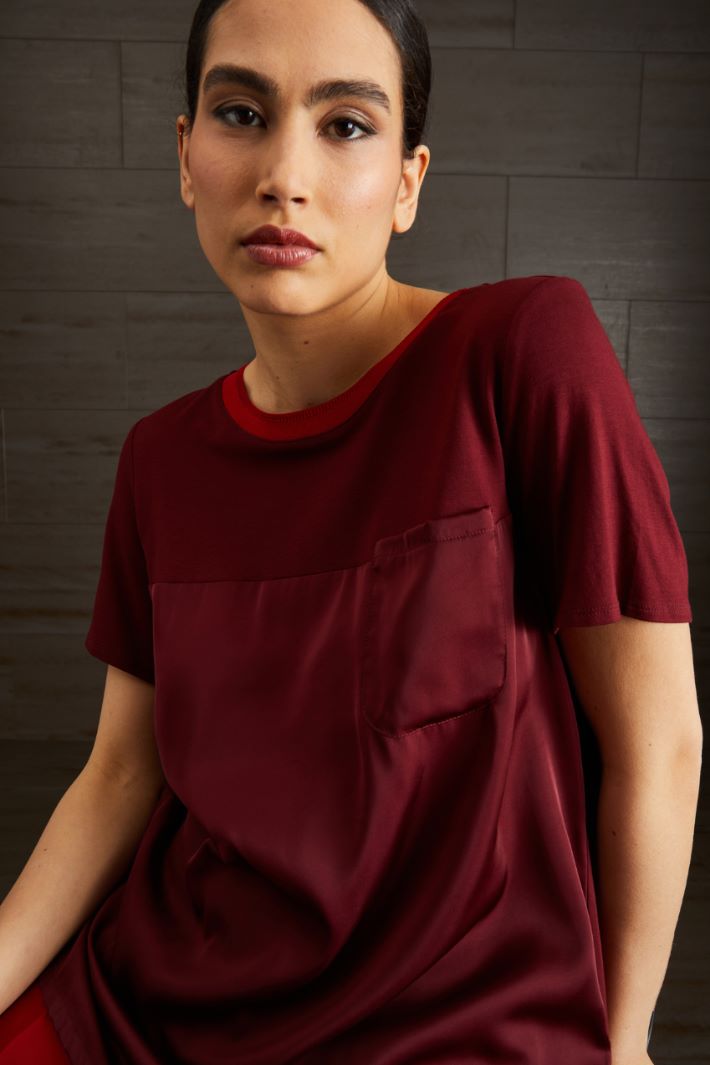 T-shirt in jersey e raso Fashion Market T-shirt in jersey e raso Fashion Market