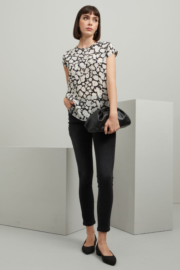 Top in seta Fashion Market Top in seta Fashion Market