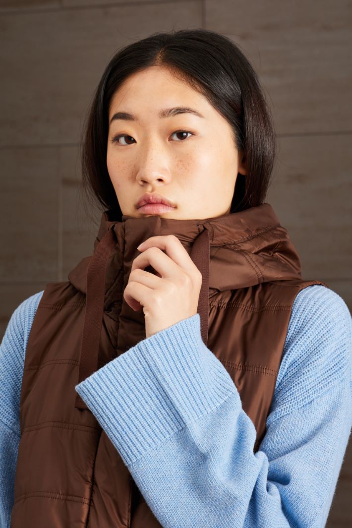 Gilet imbottito con cappuccio Fashion Market Gilet imbottito con cappuccio Fashion Market