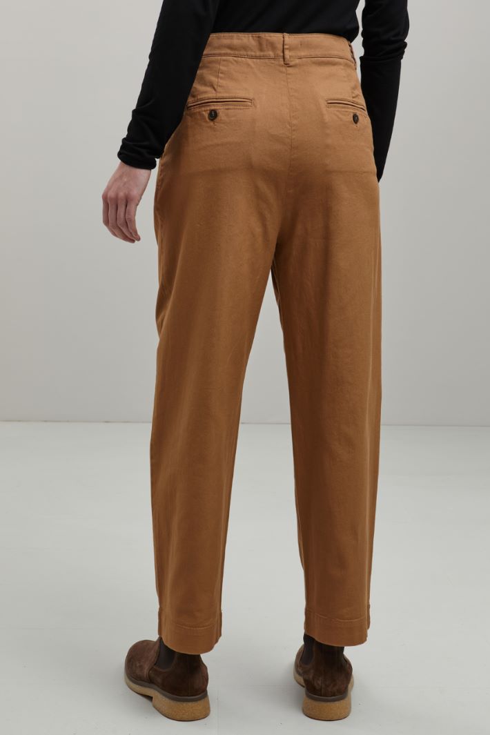 Pantaloni carrot in gabardina Fashion Market Pantaloni carrot in gabardina Fashion Market