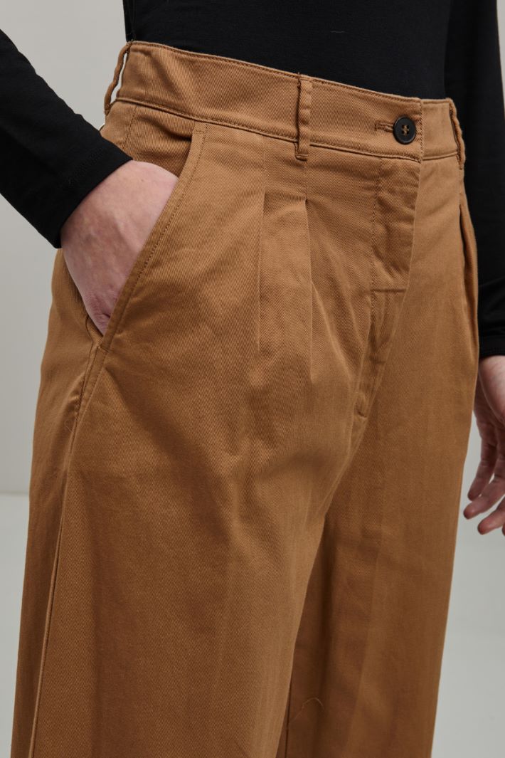 Pantaloni carrot in gabardina Fashion Market Pantaloni carrot in gabardina Fashion Market