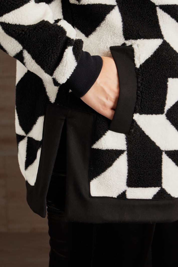 Giacca effetto peluche  Fashion Market