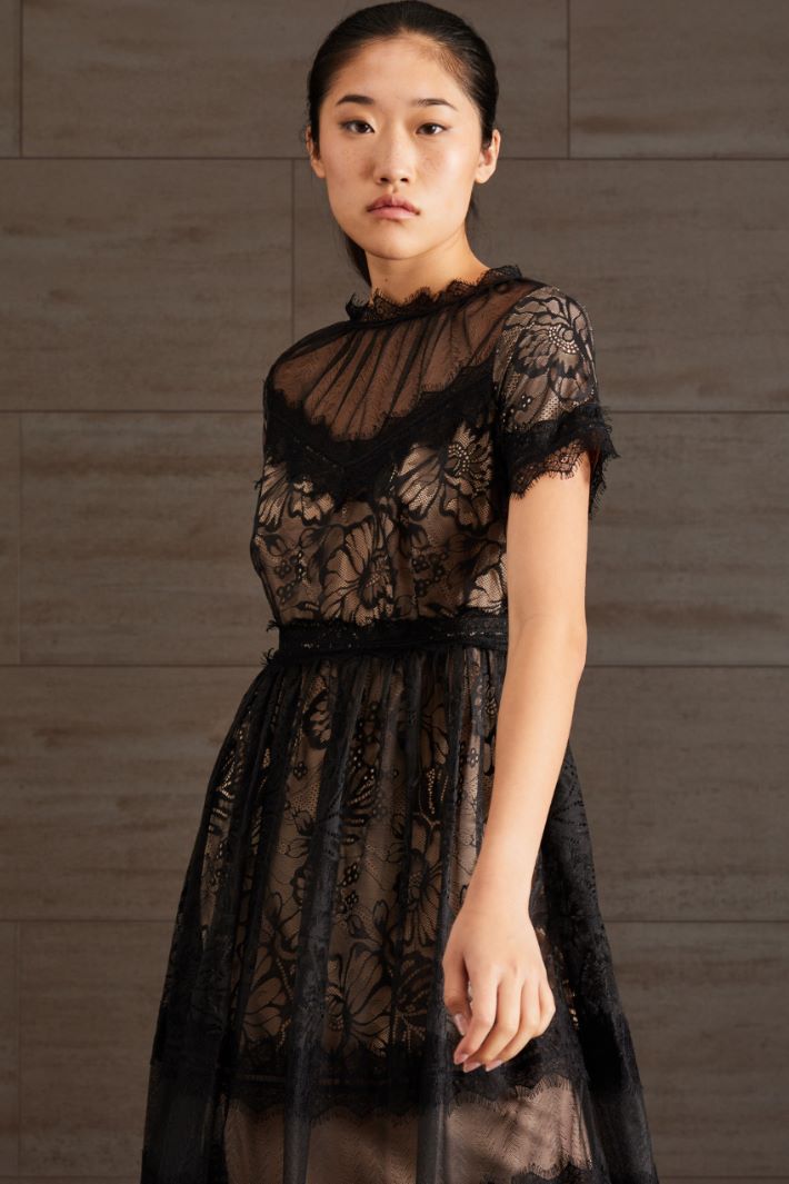 Abito in pizzo Fashion Market Abito in pizzo Fashion Market