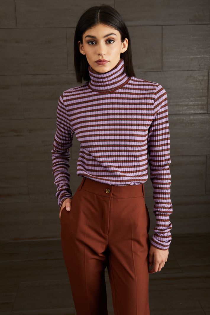 T-shirt a collo alto Fashion Market