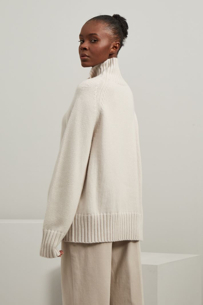 Maglia con collo a cratere Fashion Market