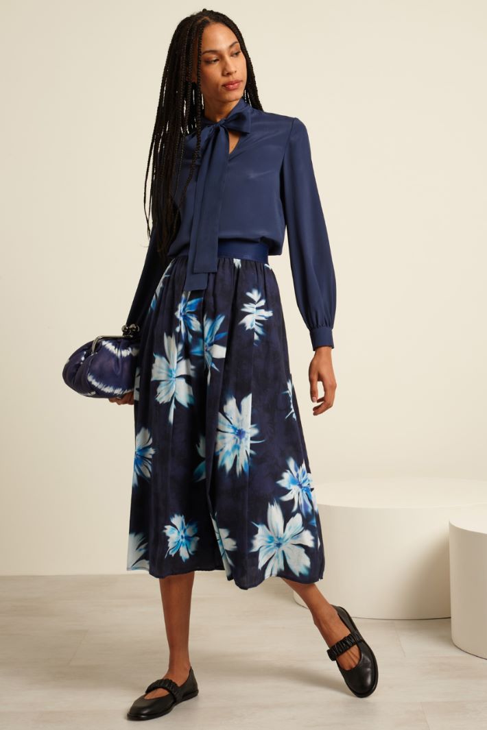 Blusa con foulard Fashion Market