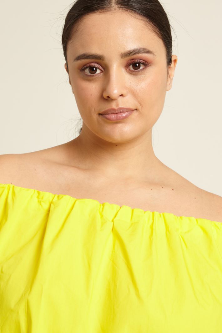 Casacca con scollo off-shoulders Fashion Market