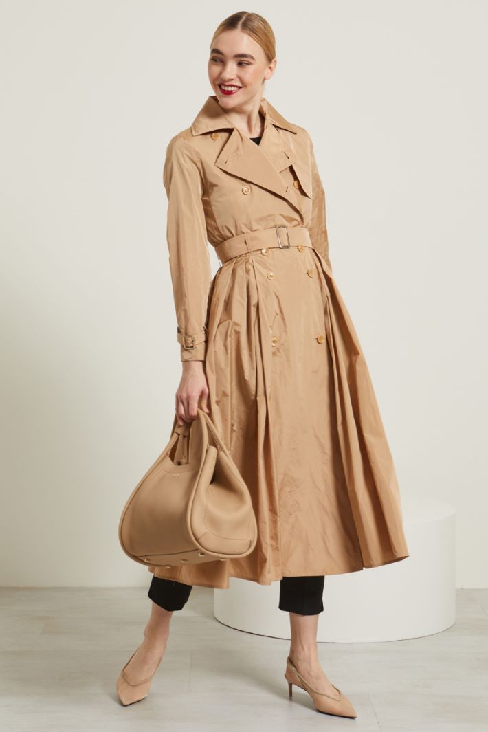 Soprabito svasato in taffetà Fashion Market