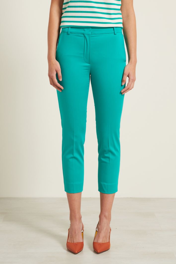 Pantaloni capri in raso di cotone Fashion Market
