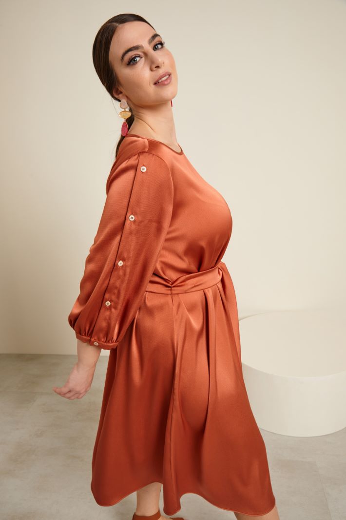 Abito in raso martellato Fashion Market Abito in raso martellato Fashion Market